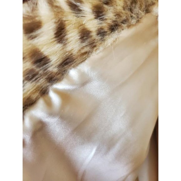 Faux leopard Mob wife fur short cape Isabella's journey collection one size - Picture 5 of 6